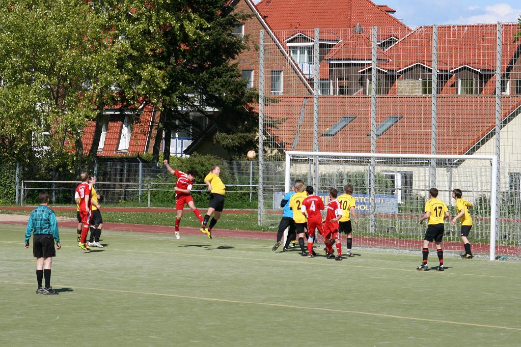 Hhafen-Sereetz 3-0 032.jpg - Auch der geht über´s Tor.